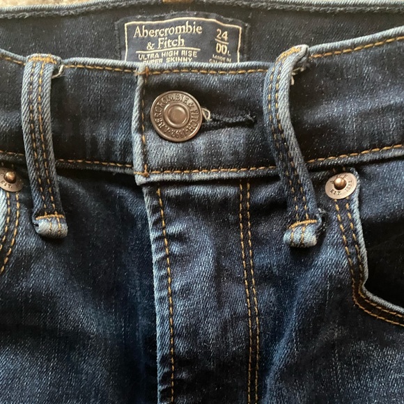 Abercrombie Skinny Jeans - Picture 5 of 5